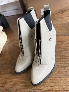 Shellys London Cream Front-Zip Pointed Ankle Booties